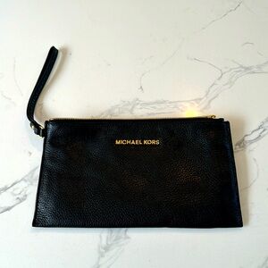 MICHAEL KORS Black Pebbled Leather Wristlet Clutch